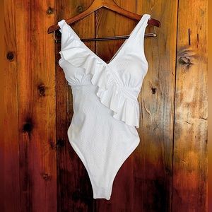 Cupshe one piece bathing suit in white, size XL- Brand New